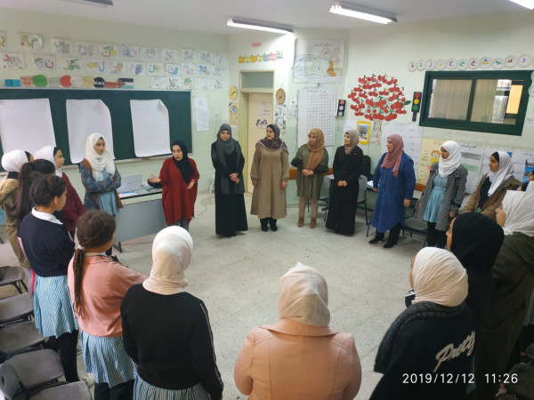 الرؤيا الفلسطينية تشكل 10 لجان مساندة في 10 مدارس بالقدس والخليل