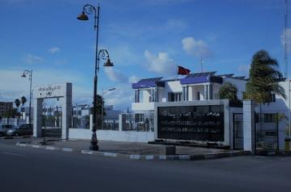 جامعة فاس تُعلّق جميع التداريب التي يُنجزها الطلبة بالمقاولات باستثناء الطلبة الأطباء