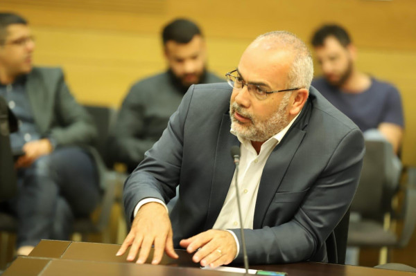 النائب اسامة سعدي يطالب أردان بإتخاذ خطوات لحماية الاسرى داخل السجون