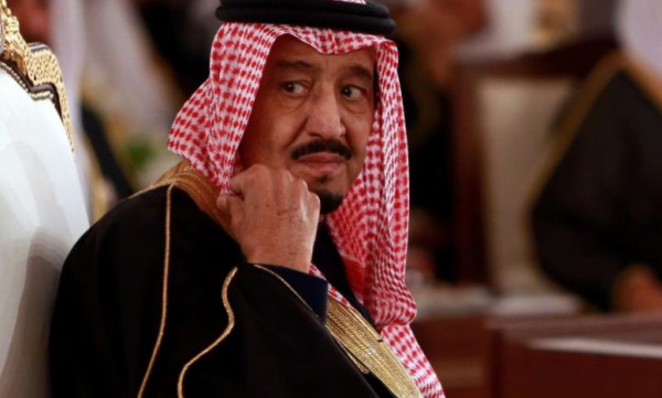 العاهل السعودي: نعيش مرحلة صعبة في تاريخ العالم