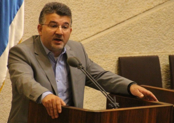 النائب جبارين يُطالب بتوفير الحلول لمشاكل التعلّم عن بُعد والنقص بالخدمات النفسية