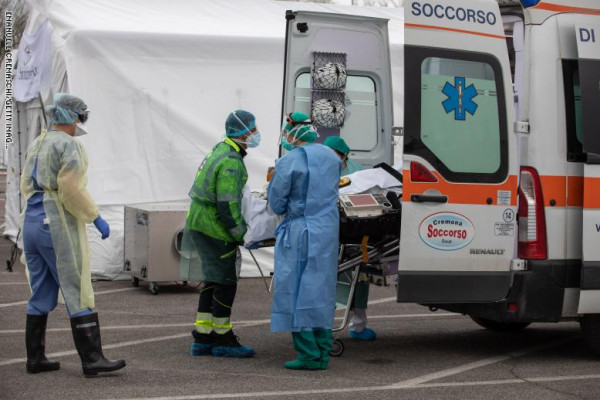 837 حالة وفاة جديدة بفيروس (كورونا) بيوم واحد في إيطاليا