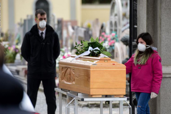 حالات وفاة "غريبة" في إيطاليا لمصابي (كورونا).. ماتوا دون ظهور أعراض الفيروس