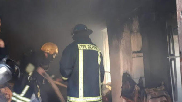 الدفاع المدني يُخمد حريقاً بمنزل في (القرية البدوية)