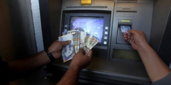 أبو بكر يشدد على ضرورة التزام البنوك بالإجراءات الوقائية ضد كورونا