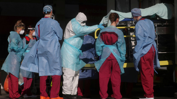الصين تُرسل 110 متخصصين طبيين وأطناناً من إمدادات الطوارئ إلى 48 دولة