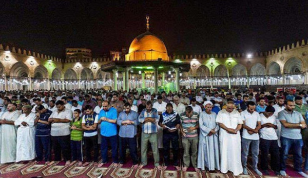 الأوقاف المصرية تحسم الجدل بشأن صلاة التراويح في رمضان