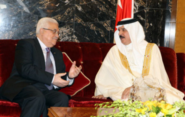 اتصال هاتفي بين الرئيس عباس وملك البحرين