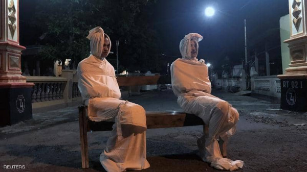 حيلة غريبة.. الأشباح تساعد بإبقاء الناس في منازلهم في إندونيسيا