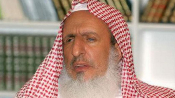 مفتي السعودية يعلن أن صلاتي التراويح والعيد في البيوت إذا استمرت "كورونا"