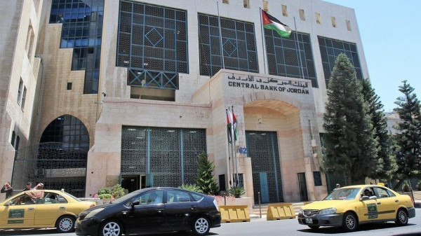 محافظ المركزي الأردني لا يرى تغييراً في ربط العملة بالدولار على المدى المتوسط محافظ المركزي الأردني لا يرى تغييراً في ربط العملة بالدولار على المدى المتوسط