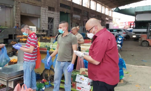مديرية زراعة اريحا تتفقد اجراءات السلامة في سوق الخضار المركزي