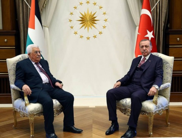 تفاصيل اتصال هاتفي بين الرئيسين عباس وأردوغان