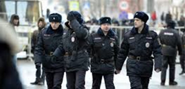 شرطة موسكو تطارد مخالفاً لنظام الحجر الصحي بطريقة غريبة