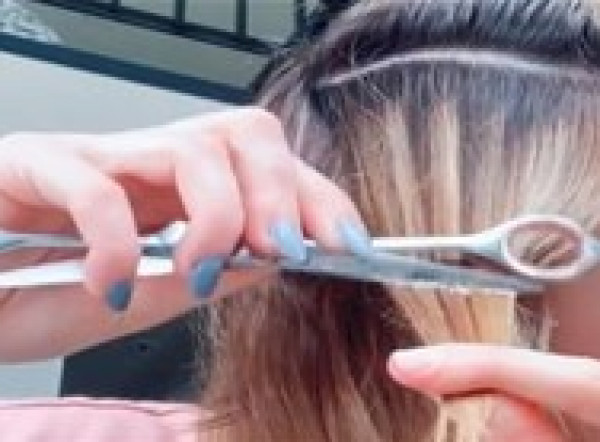 ماذا يحدث لشعرك عند استخدام شامبوهات السيليكون؟