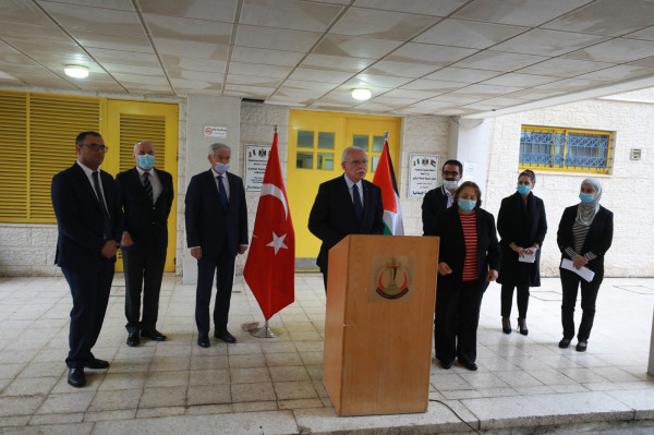 وزارة الصحة تتسلم شحنة مساعدات طبية من تركيا لمواجهة كورونا