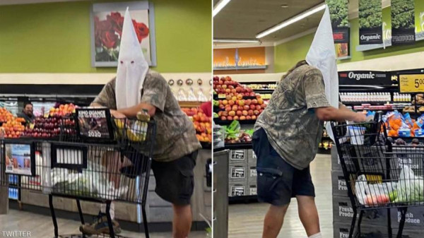 أمريكي يرتدي "قناع العنصرية" الأشهر للوقاية من "كورونا"