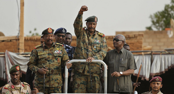 مجلس السيادة السوداني يُعيّن وزيراً جديداً للدفاع