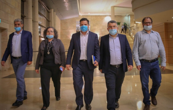 نواب الجبهة ينضمون لرسالة أعضاء الكونغرس عمر وساندرز