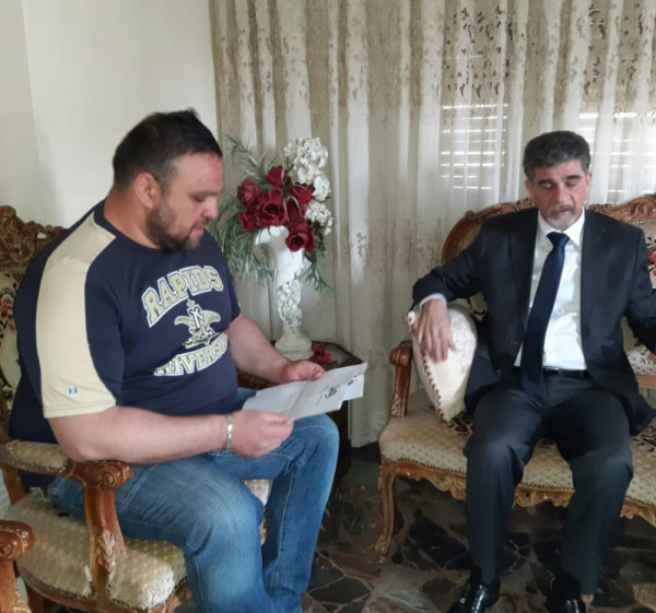 السفير عبد الهادي يقدم التعازي لأسرة المرحوم سميح أبو كويك