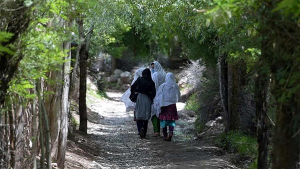 بسبب فيديو على "فيسبوك".. مقتل فتاتين في باكستان على أيدي عائلاتهما