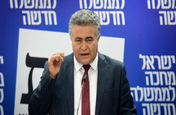 وزير الاقتصاد الإسرائيلي يُعارض ضم الضفة بشكل أحادي ويؤيد مبدأ حل الدولتين