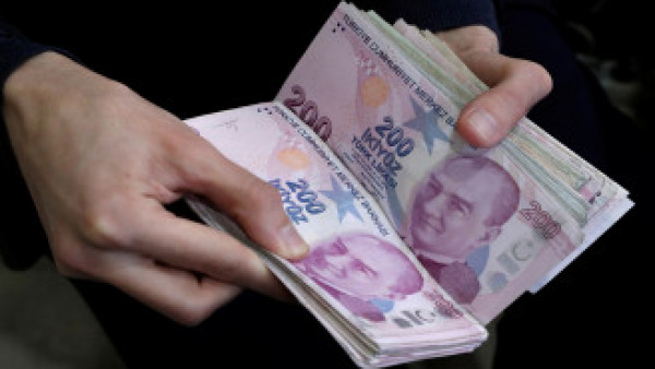 الليرة التركية ترتفع مقابل الدولار