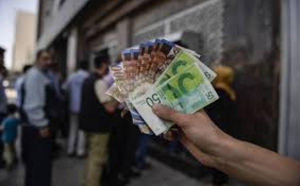 المالية بغزة تُعلن عن موعد صرف رواتب موظفيها