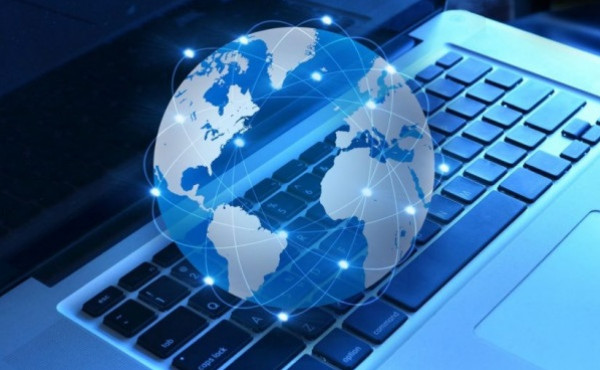 وزارة الاتصالات تدرس تأسيس شبكة إنترنت فائق السرعة "فايبر"