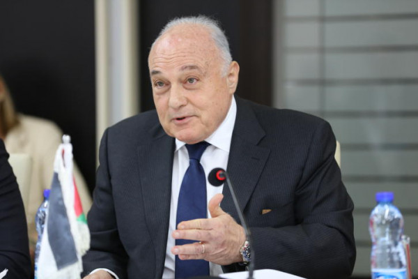 وزير المالية يُطلع ممثلي البنوك العاملة بفلسطين على قرار إنشاء مصرف خاص