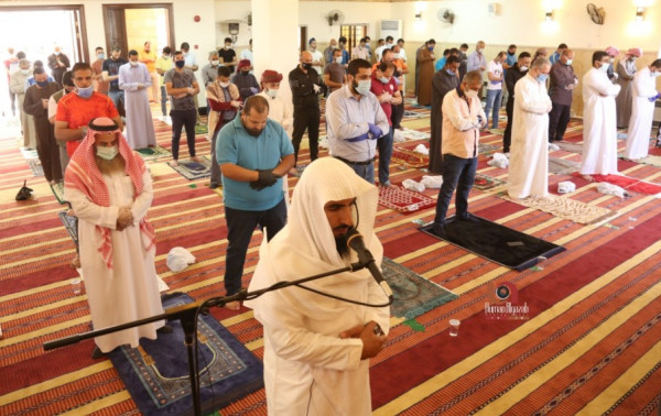 شاهد: فتح المساجد في الأردن وسط إجراءات مشددة