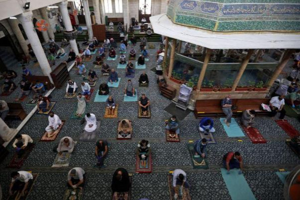 الأردن يفتح المساجد للمصلين مع الحفاظ على التباعد الاجتماعي
