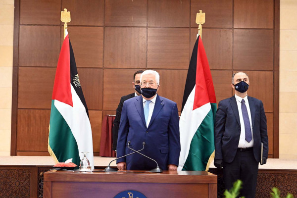 الرئيس عباس يؤكد أهمية التماسك ورص الصفوف بهذه المرحلة التاريخية