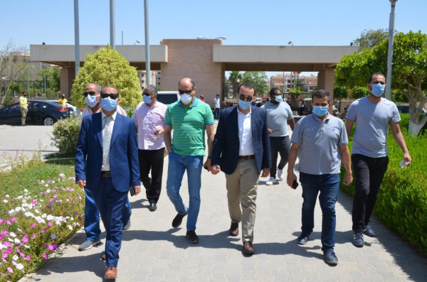 نائب محافظ الإسماعيلية ورئيس جامعة القناة يتفقدان مستشفى الجامعة