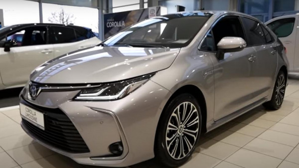 Corolla تصبح أكبر وأكثر جمالاً