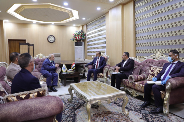 وزير العمل العراقي يبحث مع السفير الجزائري سبل التعاون المشترك بين الجانبين