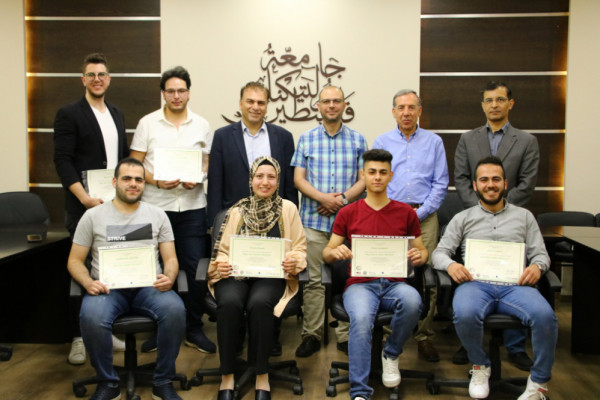 جامعة بوليتكنك فلسطين تكرّم الطلبة المُشاركين في مشروع التبادل الإفتراضي
