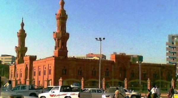 السلطات السودانية تسمح بفتح كافة المساجد والكنائس بالخرطوم