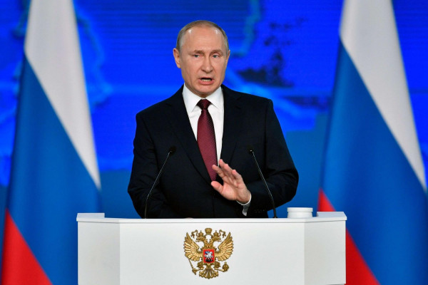 بوتين يُحذر من خطورة تصريحات زيلينسكي حول الحرب الوطنية العظمى