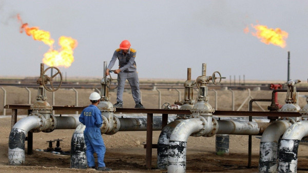 أسعار النفط تواصل خسائرها بفعل زيادة المخزونات الأمريكية ومخاوف (كورونا)