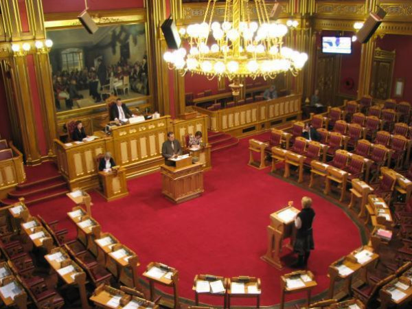 وقفة أمام البرلمان النرويجي إسناداً للشعب الفلسطيني وقيادته بمواجهة مخطط الضم