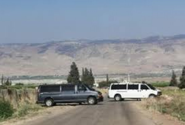 قوات الاحتلال تُغلق مدخل "أبو الطوق" ببلدة بيت أمر شمال الخليل