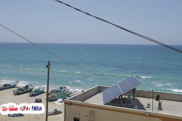 جمعية الملاحين البحريين الفلسطينيين تنتهي من إنارة مرفأ صيادي دير البلح