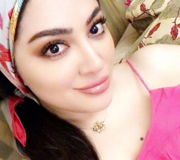 فنانة مغربية تثير الغضب بسبب نصيحتها العجيبة للفتيات