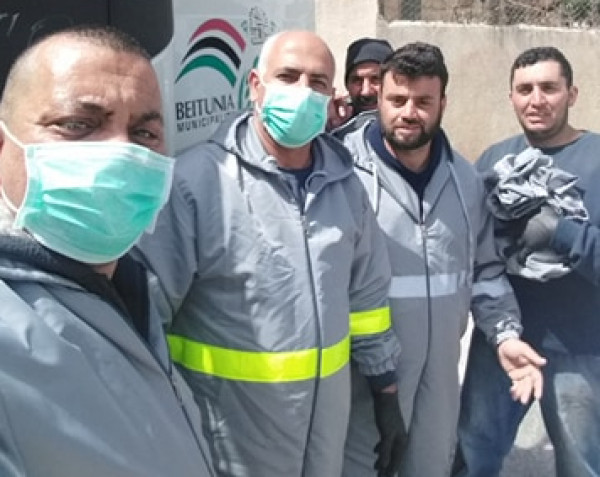 موظفو الصحة ولجان الطوارئ ببلدية بيتونيا يواصلون عملهم للحد من انتشار (كورونا)