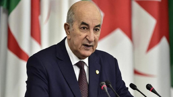 الرئيس الجزائري يُطالب فرنسا بالاعتذار عن ماضيها الاستعماري في بلاده