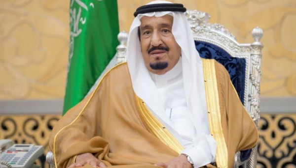 الملك سلمان يُوافق على تمديد إقامات الوافدين في السعودية