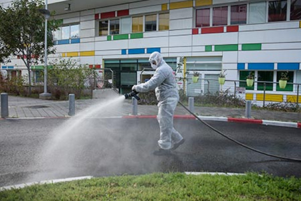 نتنياهو يبحث إغلاق مناطق بسبب ارتفاع إصابات فيروس (كورونا)