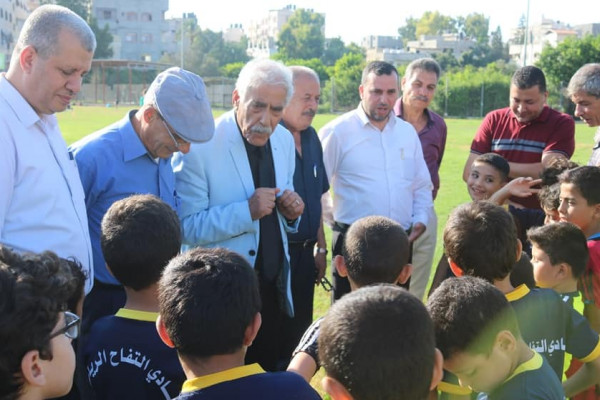 محافظ غزة يهنئ نادي التفاح بعودته إلى الدرجة الممتازة