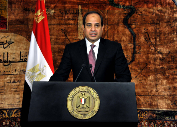 السيسي لوزير المالية المصري: "خلي قلبكم جامد وساعدوا الناس"